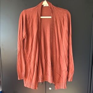 Women's size Large | Rust (ish) color Sweater/cardigan